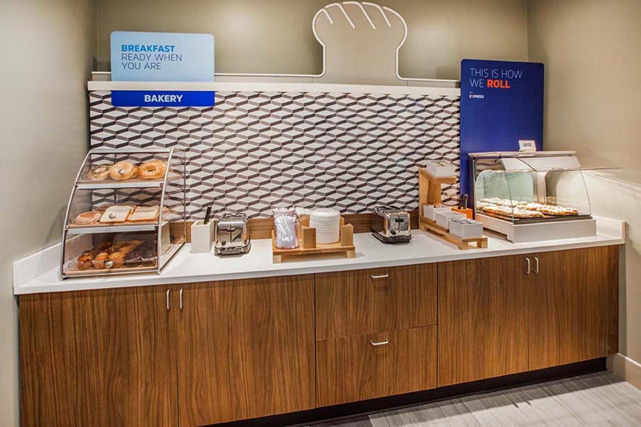Holiday Inn Express Hotel And Suites Weslaco By Ihg Eksteriør billede