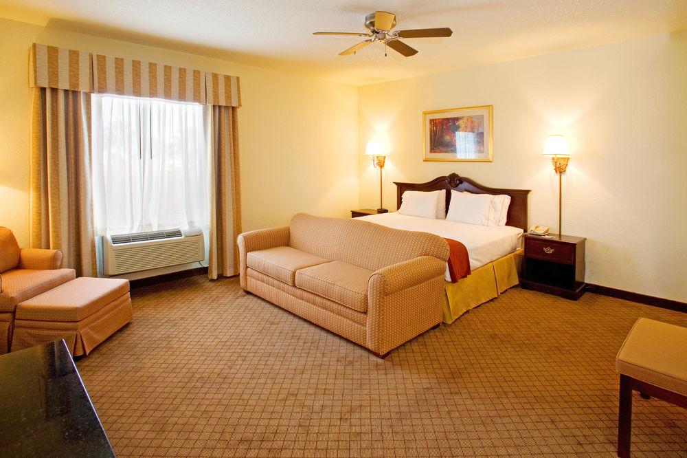 Holiday Inn Express Hotel And Suites Weslaco By Ihg Eksteriør billede
