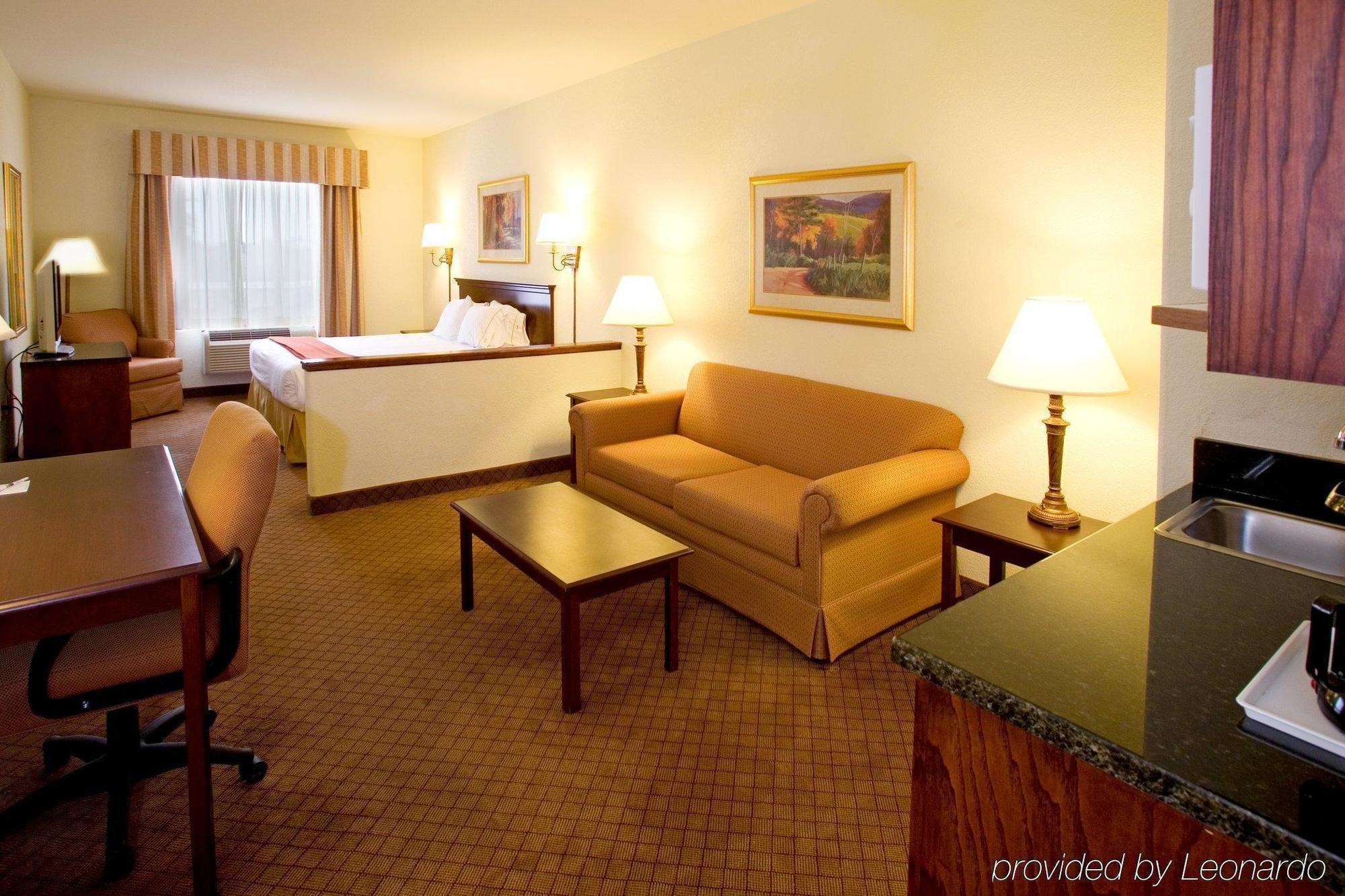 Holiday Inn Express Hotel And Suites Weslaco By Ihg Værelse billede