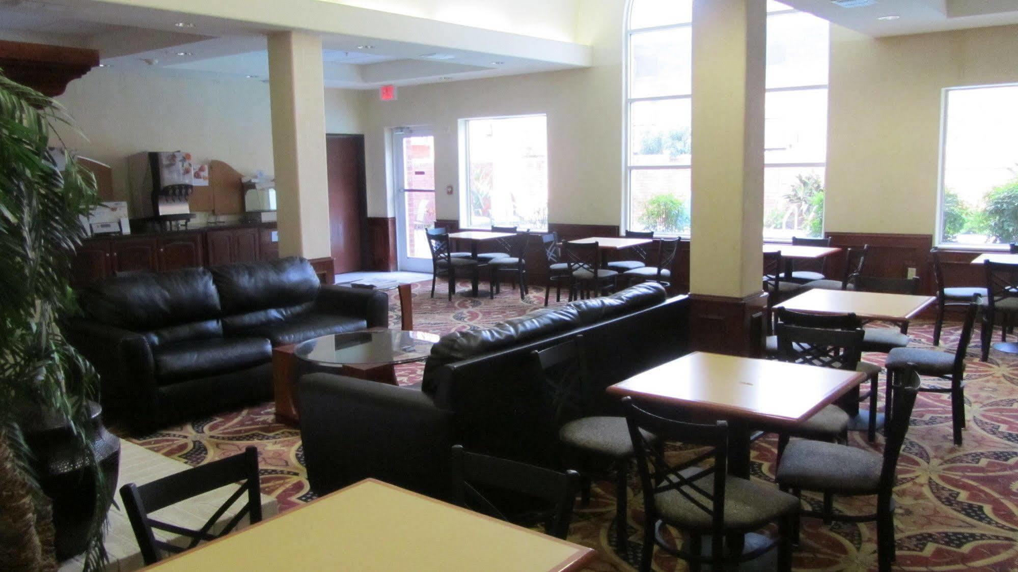 Holiday Inn Express Hotel And Suites Weslaco By Ihg Eksteriør billede