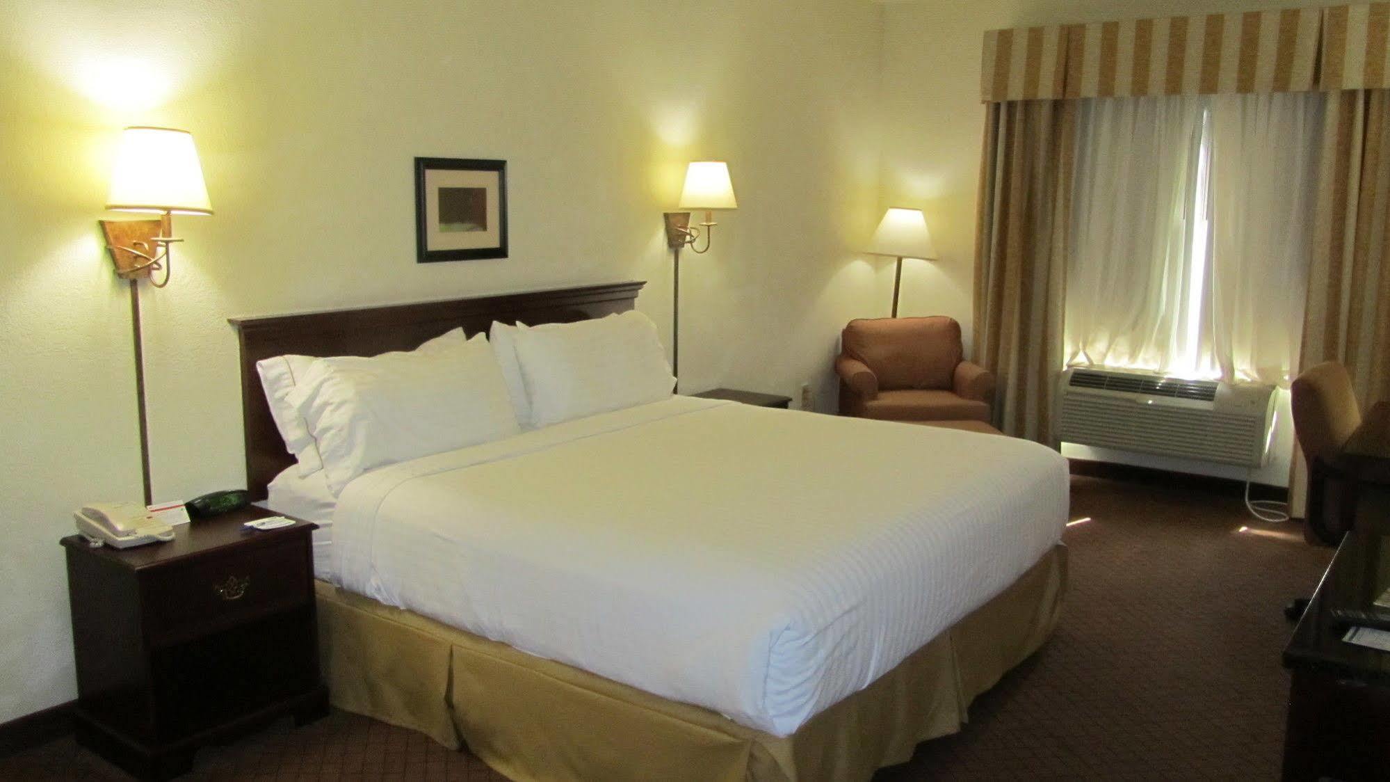 Holiday Inn Express Hotel And Suites Weslaco By Ihg Eksteriør billede