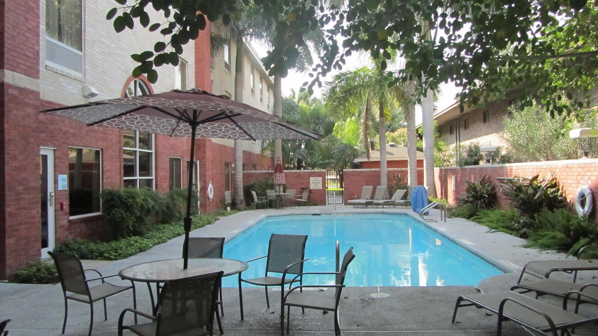 Holiday Inn Express Hotel And Suites Weslaco By Ihg Eksteriør billede