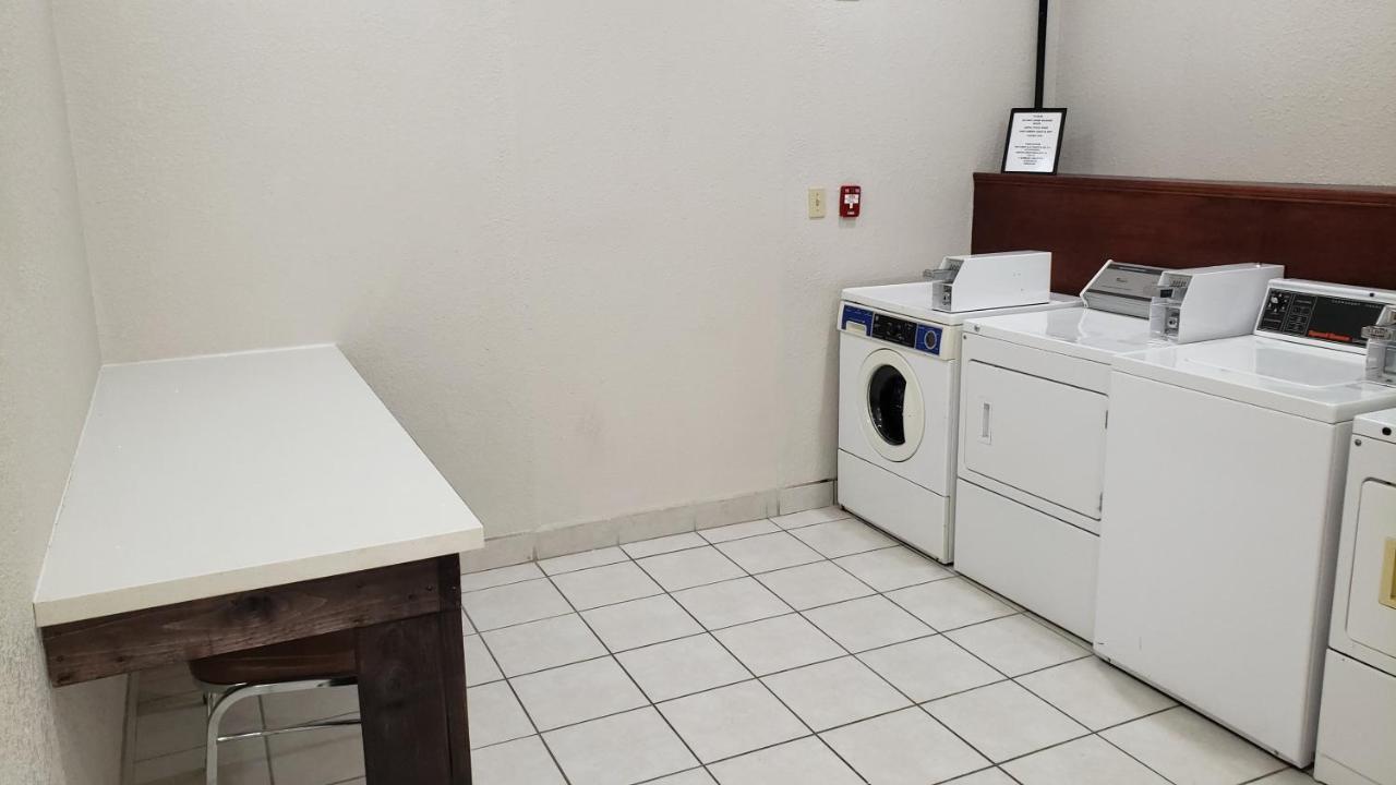Holiday Inn Express Hotel And Suites Weslaco By Ihg Eksteriør billede