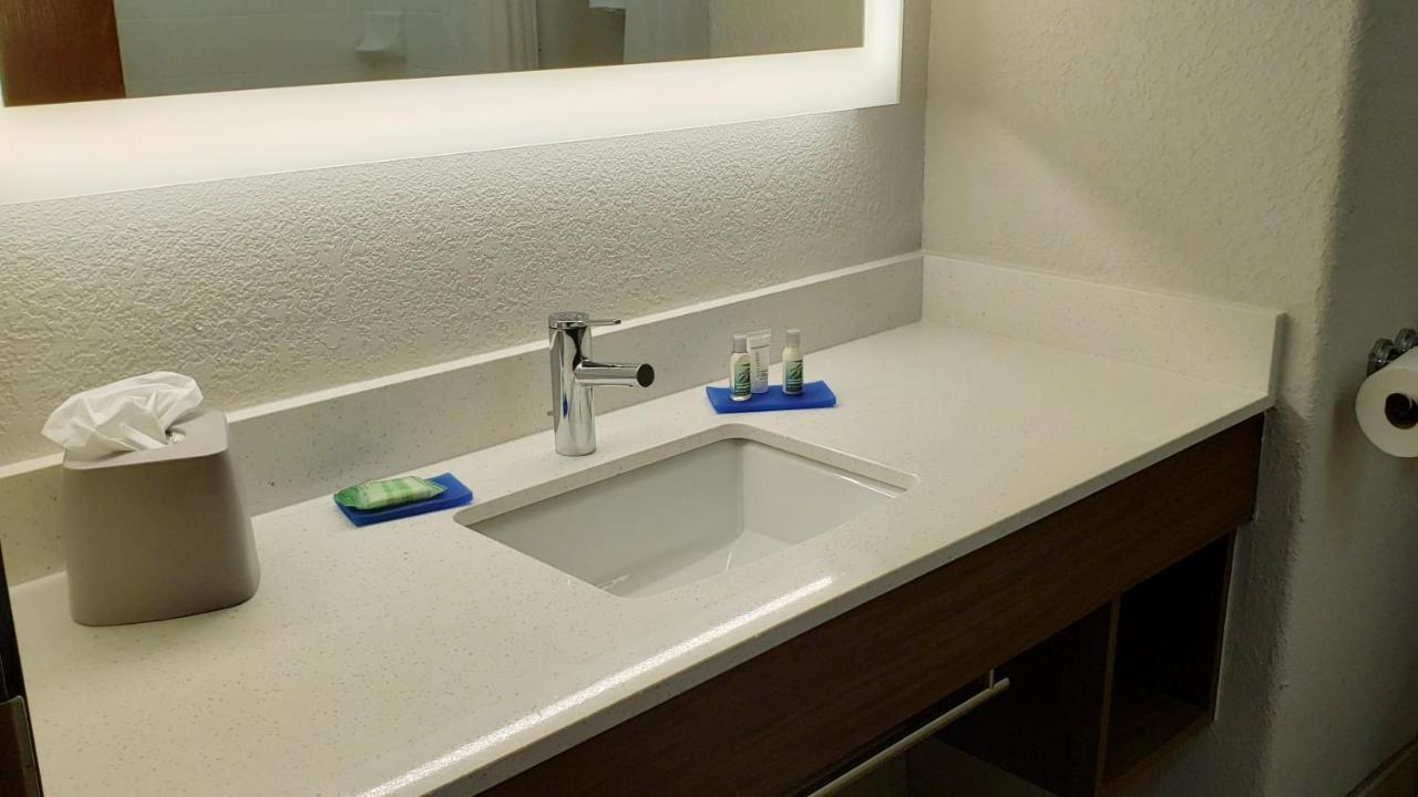 Holiday Inn Express Hotel And Suites Weslaco By Ihg Eksteriør billede