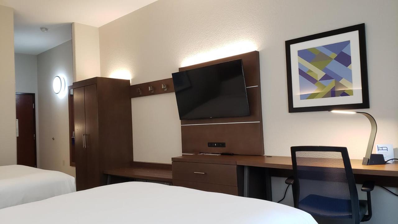 Holiday Inn Express Hotel And Suites Weslaco By Ihg Eksteriør billede