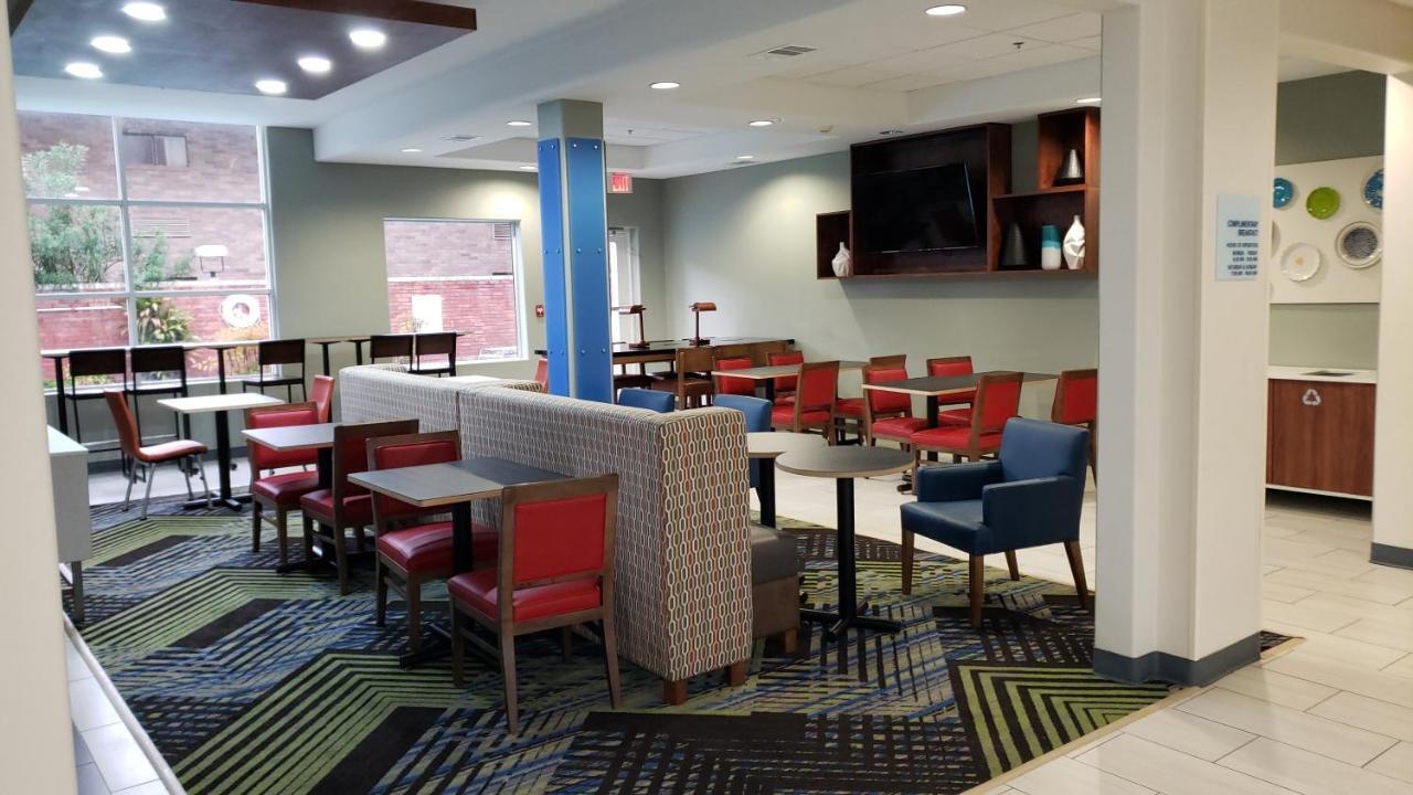 Holiday Inn Express Hotel And Suites Weslaco By Ihg Eksteriør billede