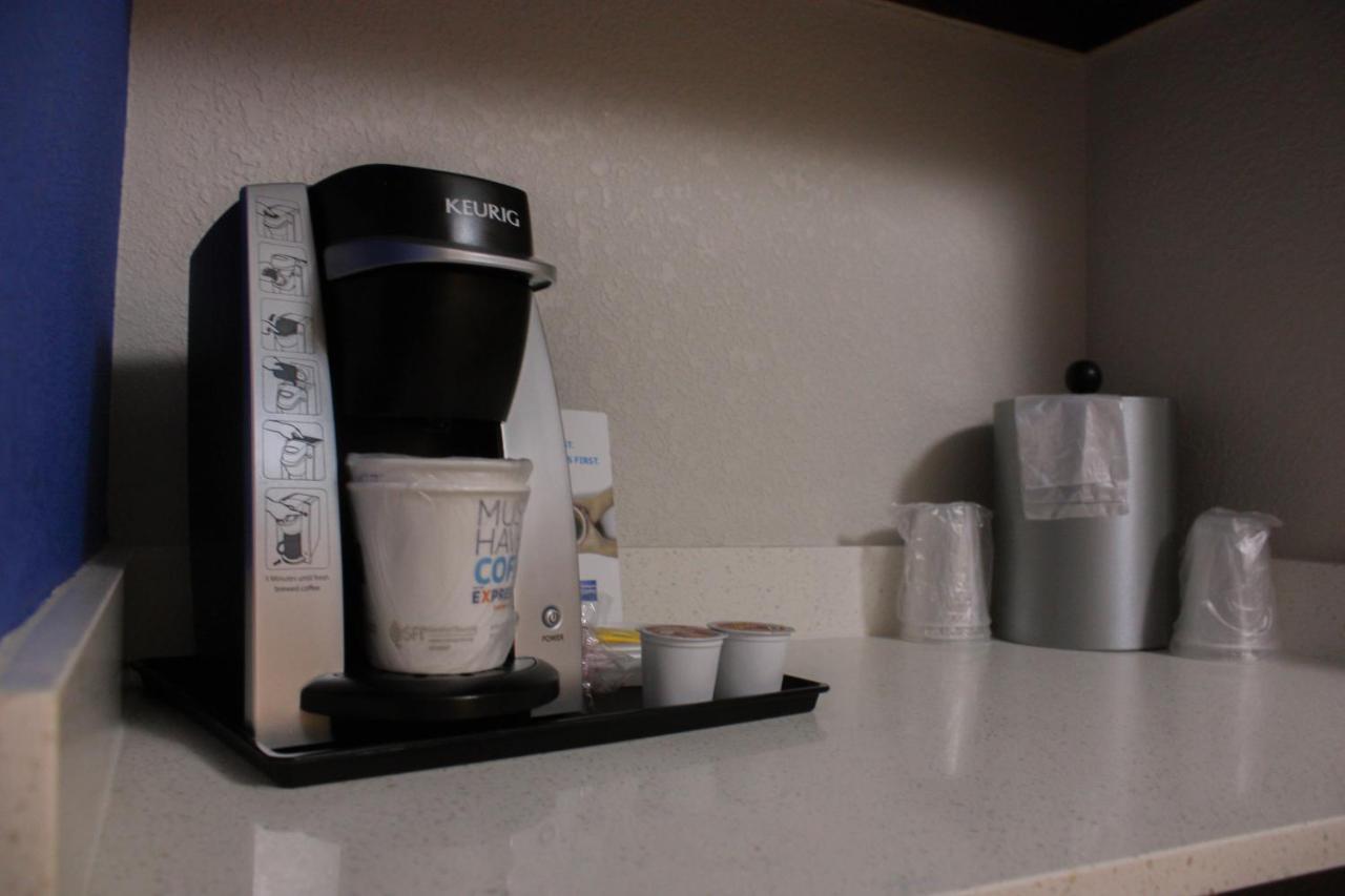 Holiday Inn Express Hotel And Suites Weslaco By Ihg Eksteriør billede