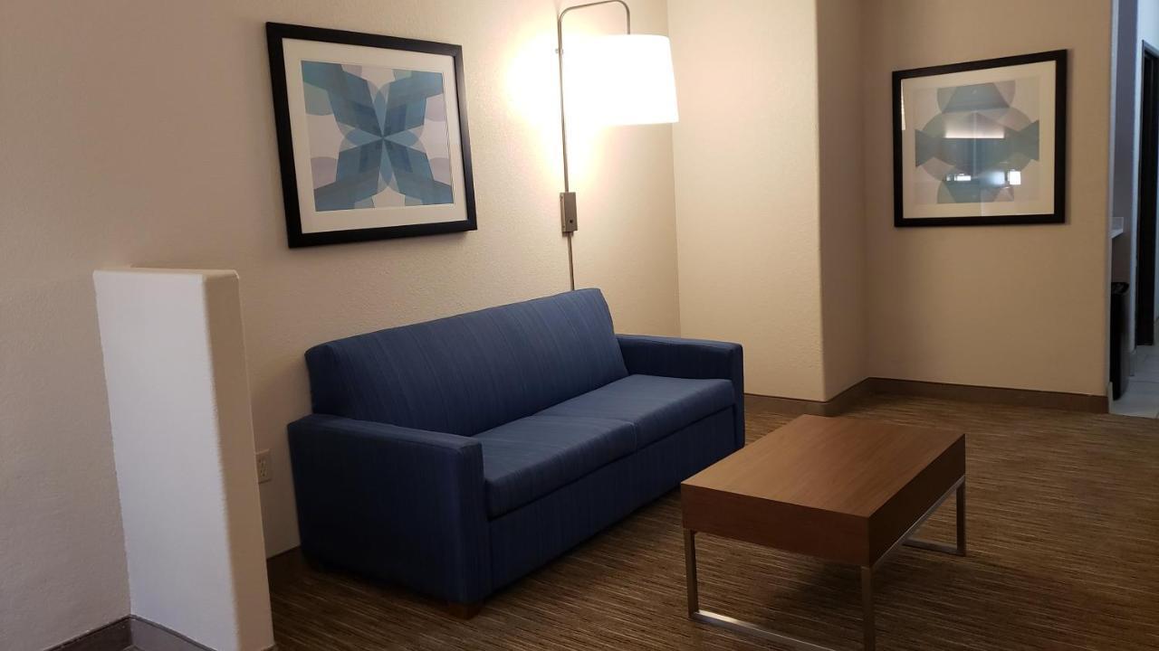 Holiday Inn Express Hotel And Suites Weslaco By Ihg Eksteriør billede
